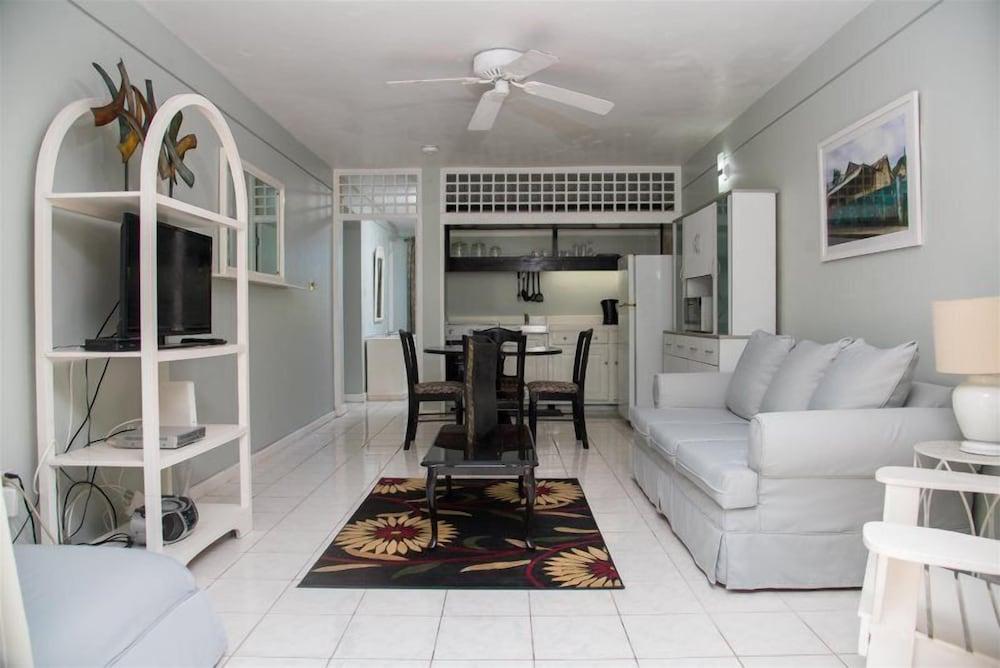 Fisherman Point Deluxe APTS