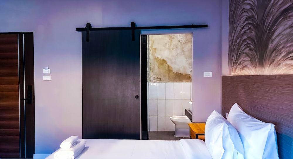 The Riva Vientiane Hotel