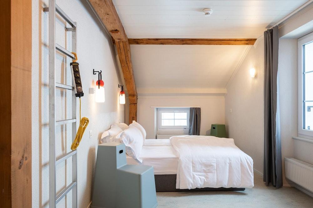 Peanut Mountain Lodge