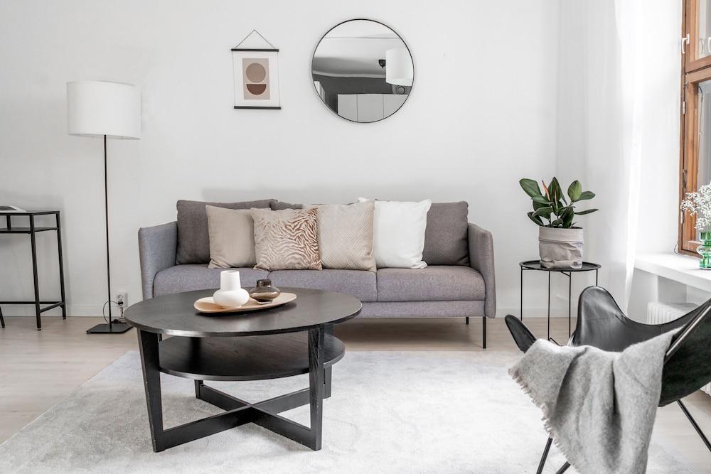 Peaceful courtyard studio in Katajanokka