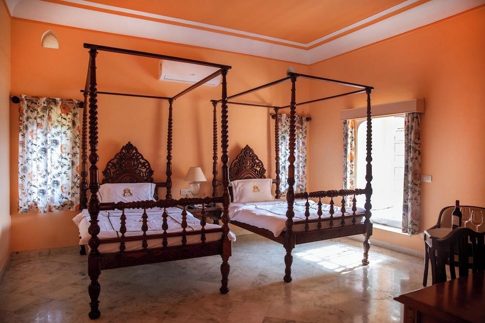 Shahpura Abhaneri Resort