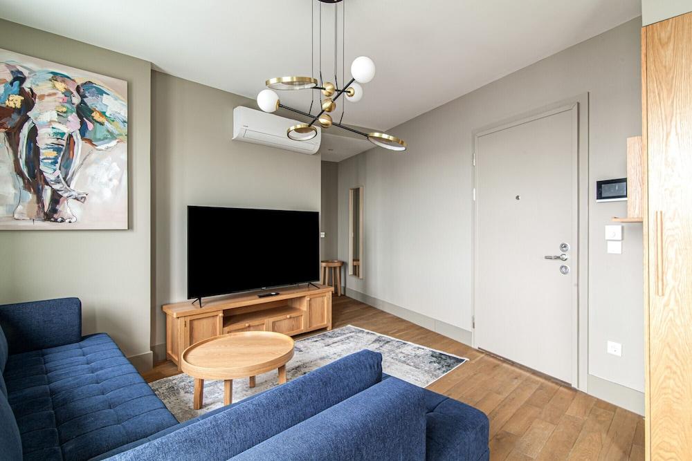 Flat With Panoramic Bosphorus View in Cihangir