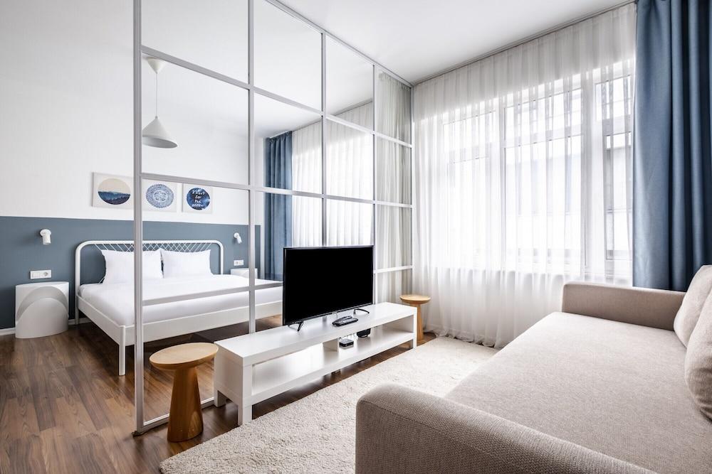 Sleek Studio Flat With Central Location in Kadikoy