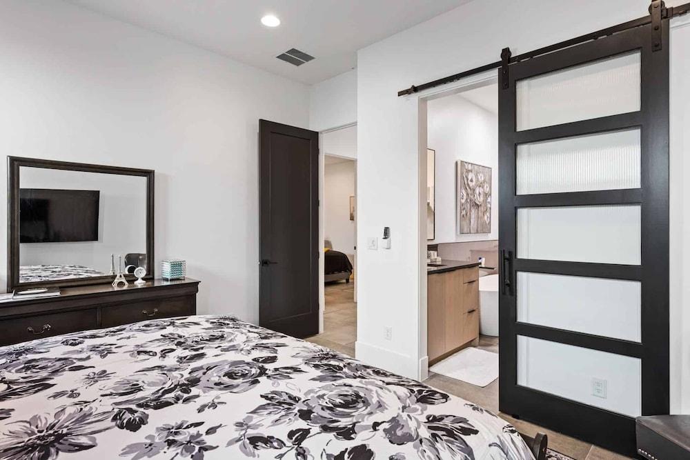 Bella Casa 5 Bedroom Home