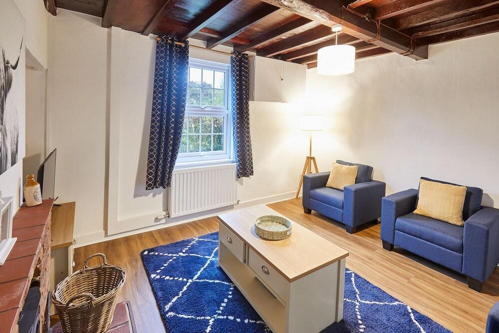 Host Stay Manor Farm Cottage