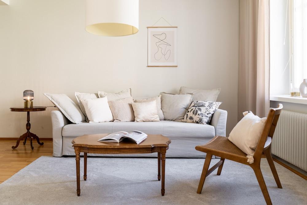 Stylish 1br with balcony & private sauna