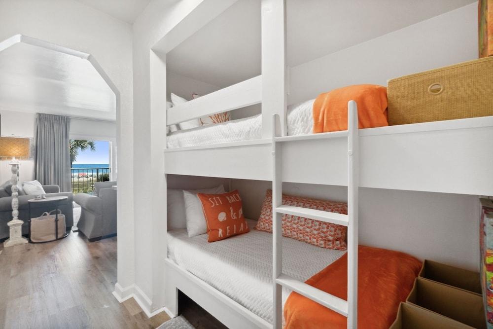 Summit Unit 204 1 Bedroom Condo by Redawning