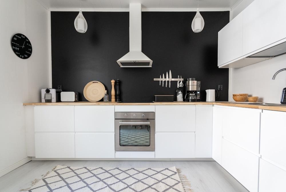 Luminous 1br next to Puu-Vallilla