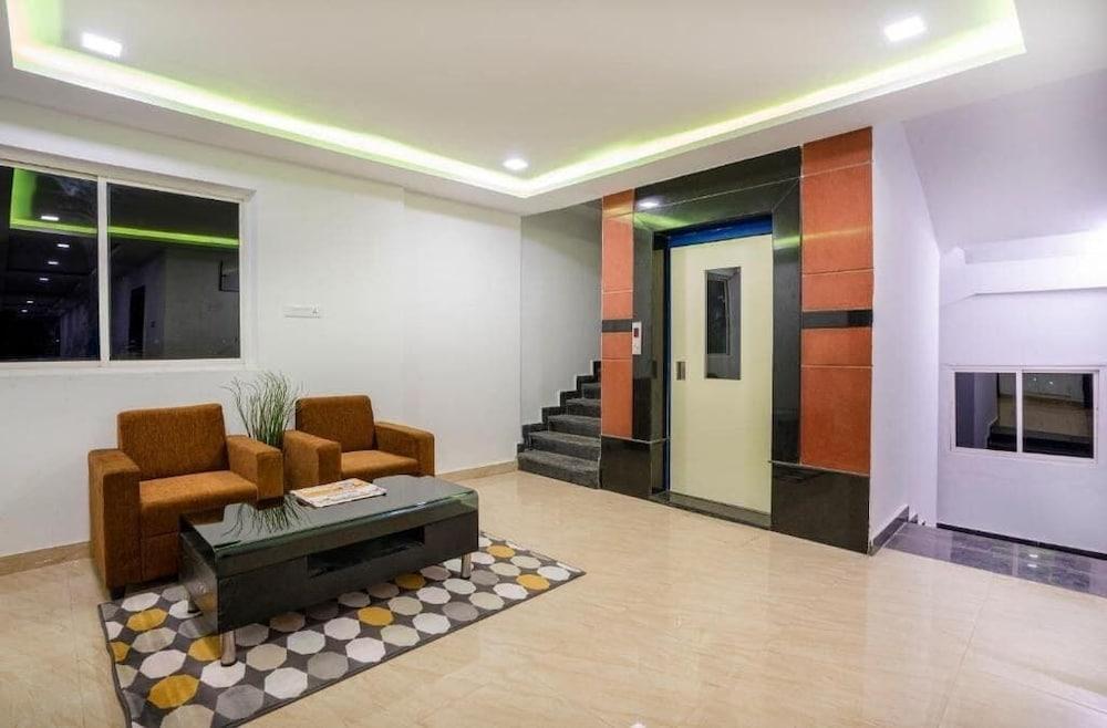 iROOMZ Hotel Rainbow Bliss