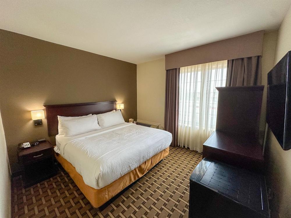 Sonesta Essential Hotels Overland Park