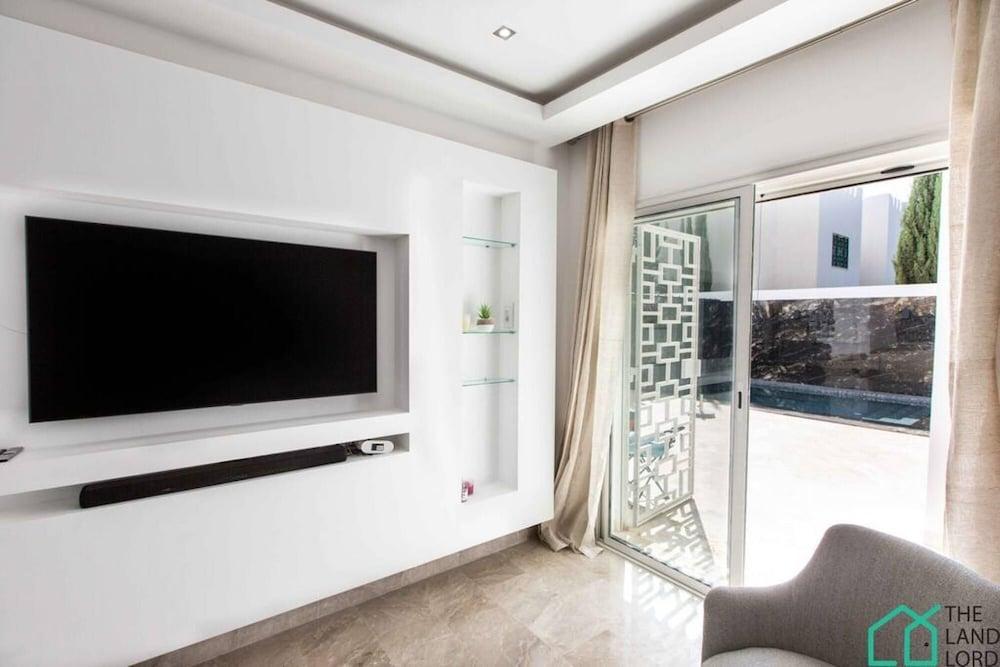 Superbe apt Avec Piscine La Soukra