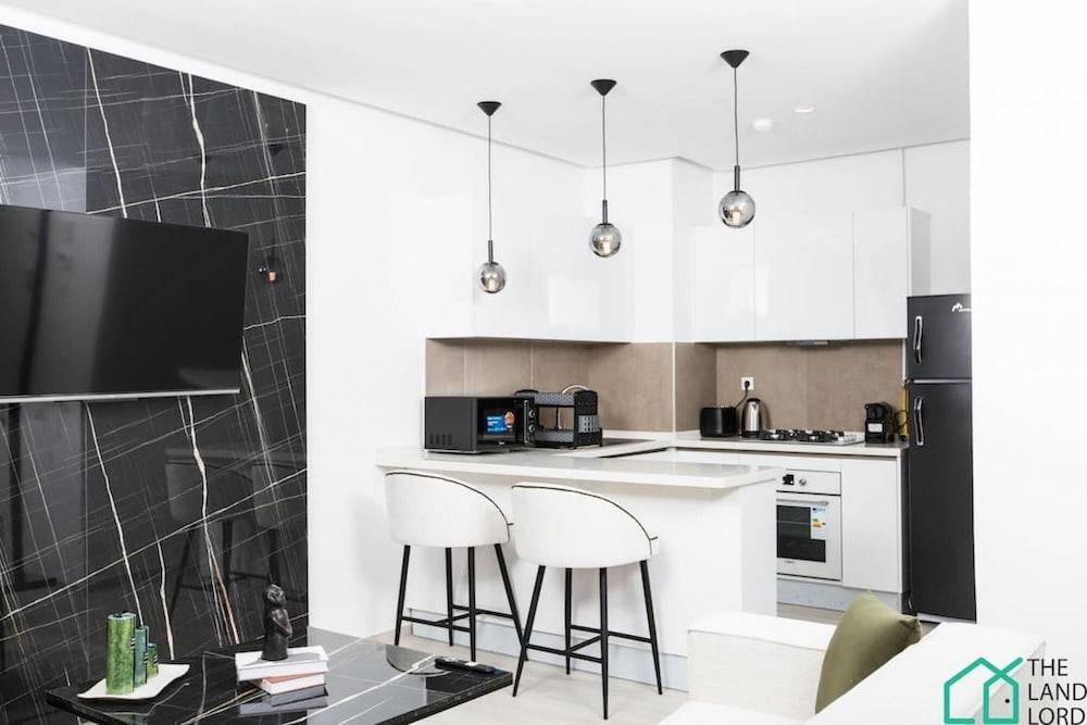 E24 Grand Luxe Tout Quip et Central