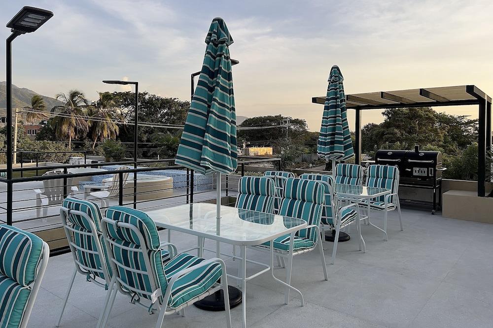 Hotel Oasis Tropical