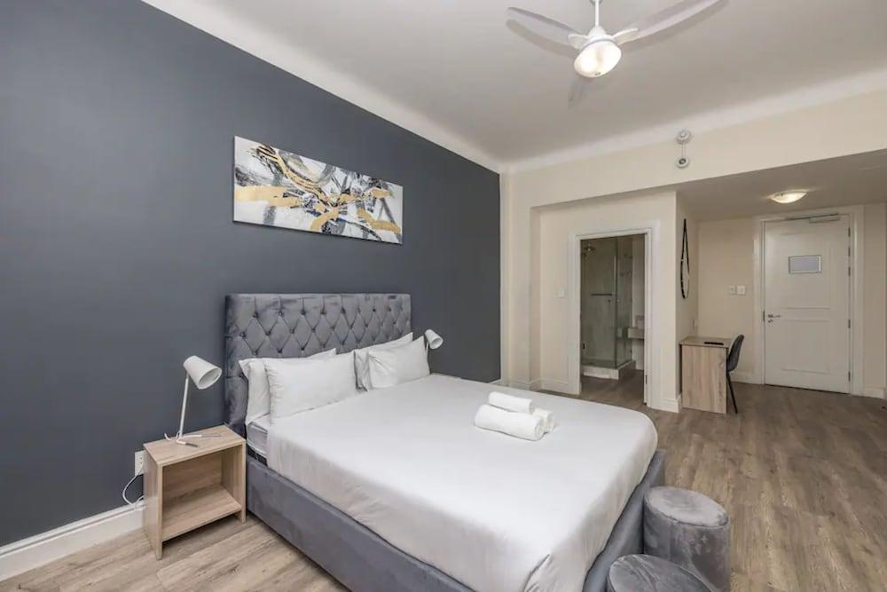 Cape Legacy - Remarkable Deluxe Studio Suite