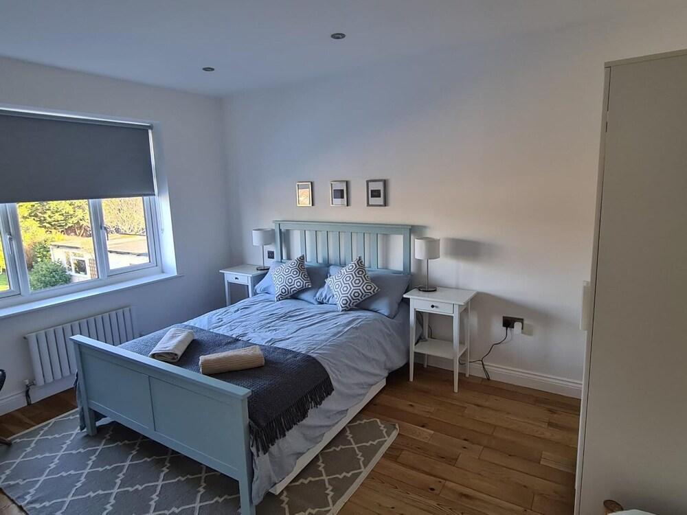 Newly Refurbished 4-bed House in Bournemouth