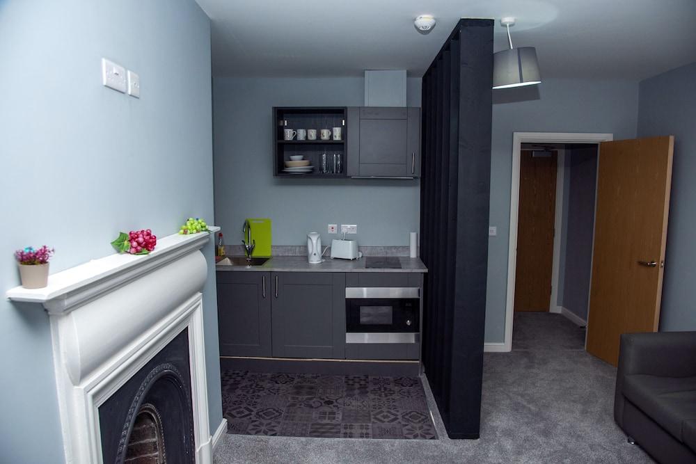 Piccadilly Apartments & Offices