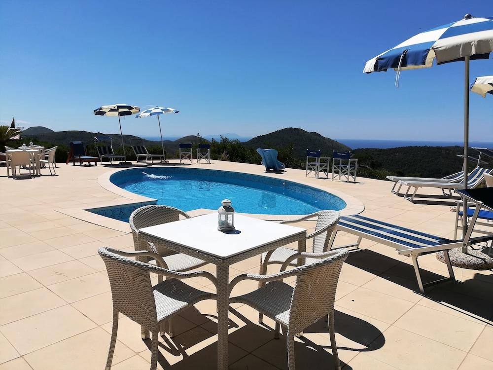 Holiday Resorts for 4 Persons