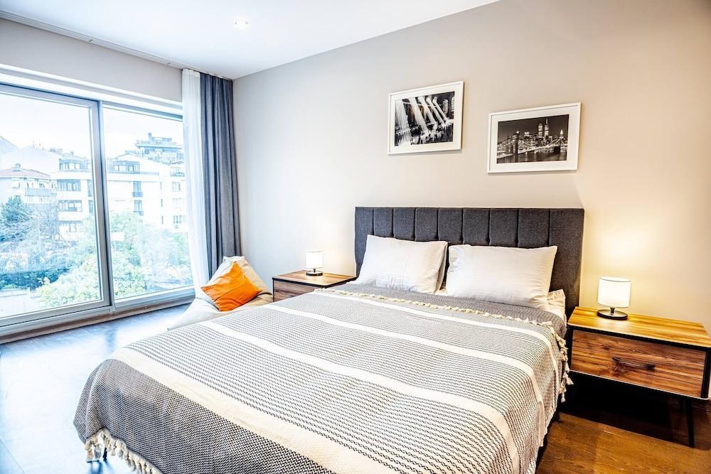 Modern 1bdr Residence With Pool, Gym Parking