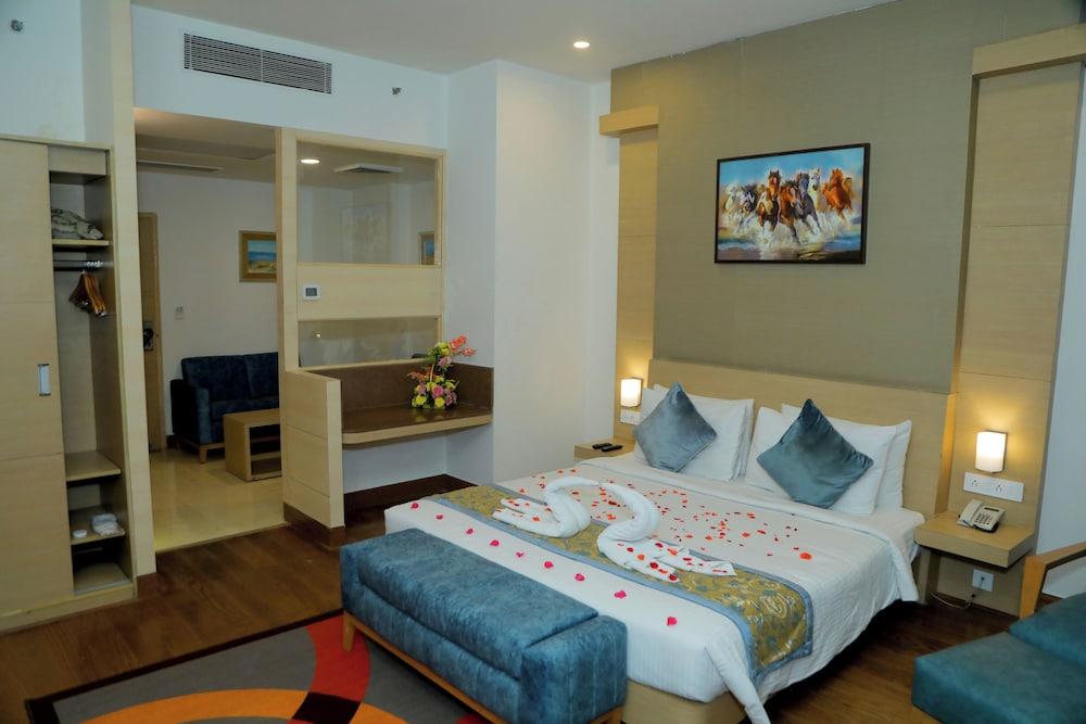 SK KLYDE GRAND HOTEL