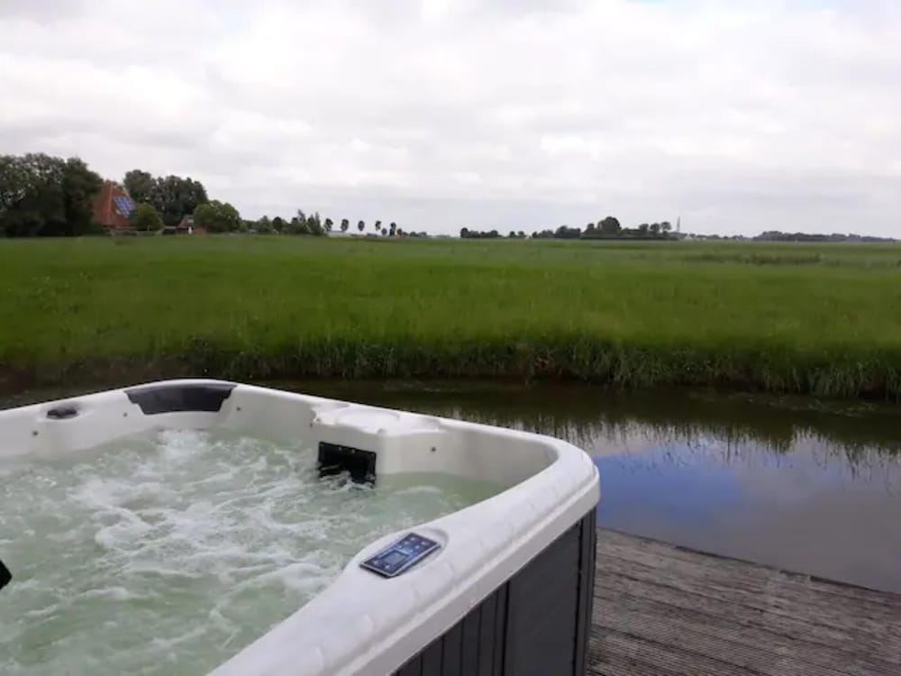 Prive Jacuzzi, Cows, Dairyfarm, Relaxing, Sleeping
