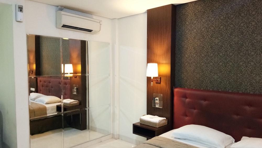 C'One Hotel Cempaka Putih