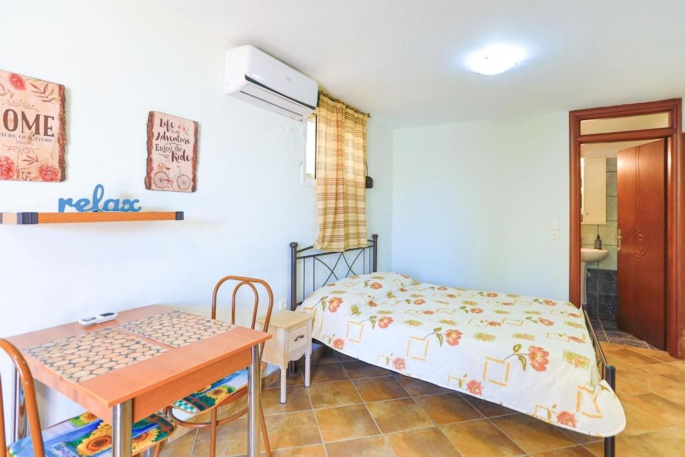 Agapi Studio in Kalami