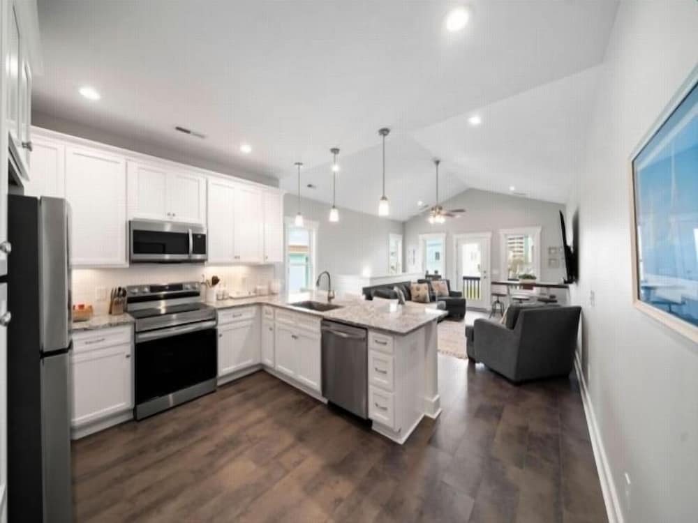 Red Snapper 3 Bedroom Villa by RedAwning