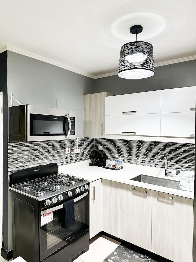 Cozy Crib 5mins from the airport