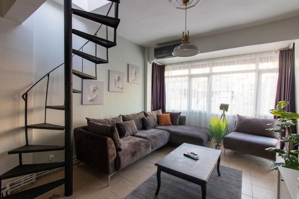 Sleek Flat With Excellent View in Cihangir