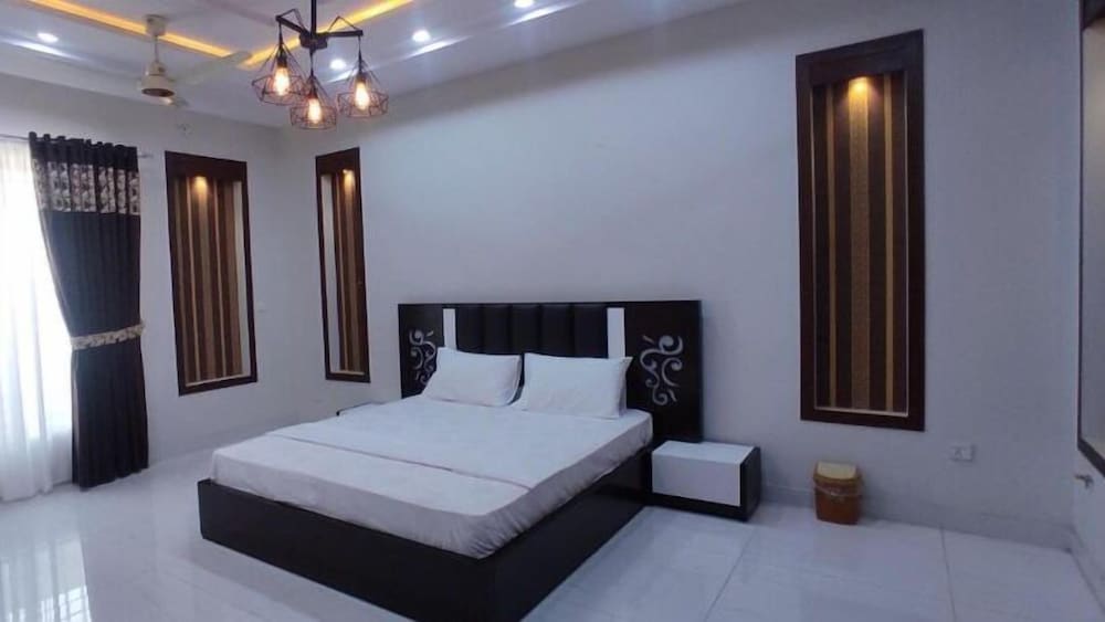 Travelodge Guesthouse