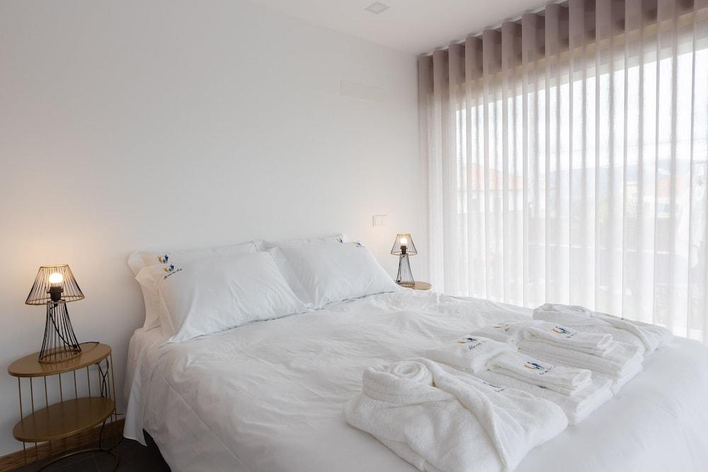 Abraços dos Avós - Casas de Aldeia