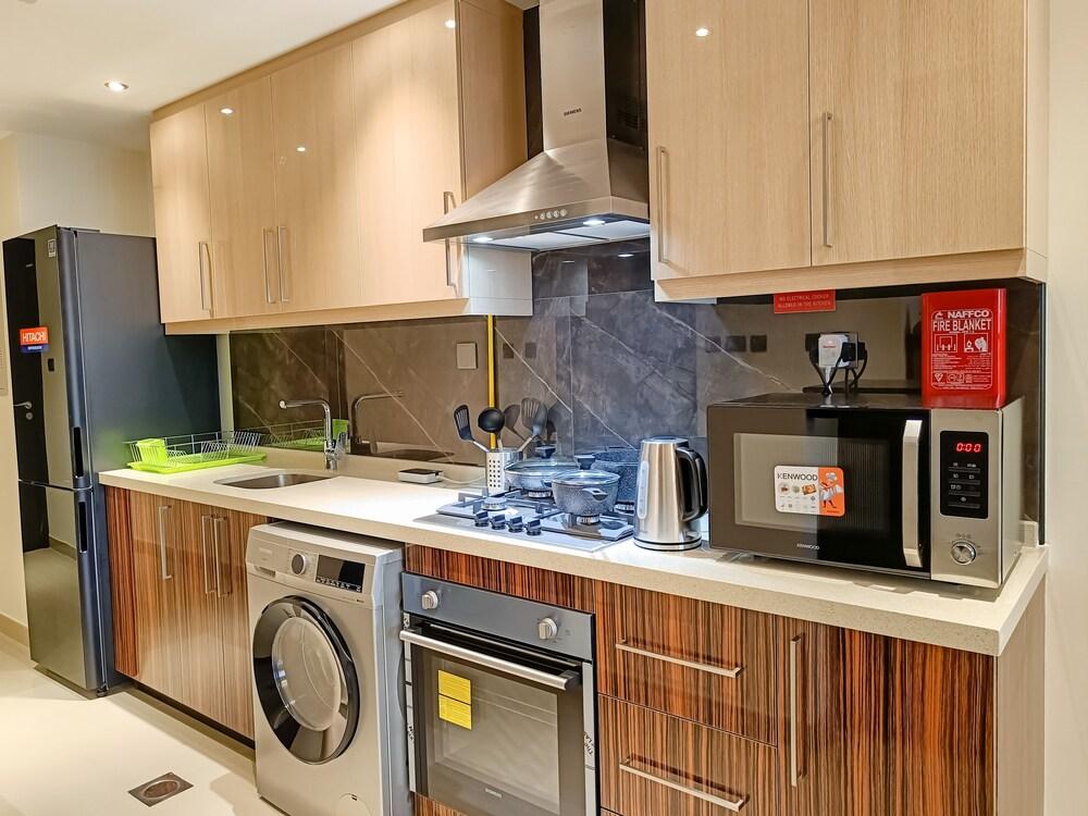 SuperHost - Elegant Studio With Balcony Overlooking The Canal