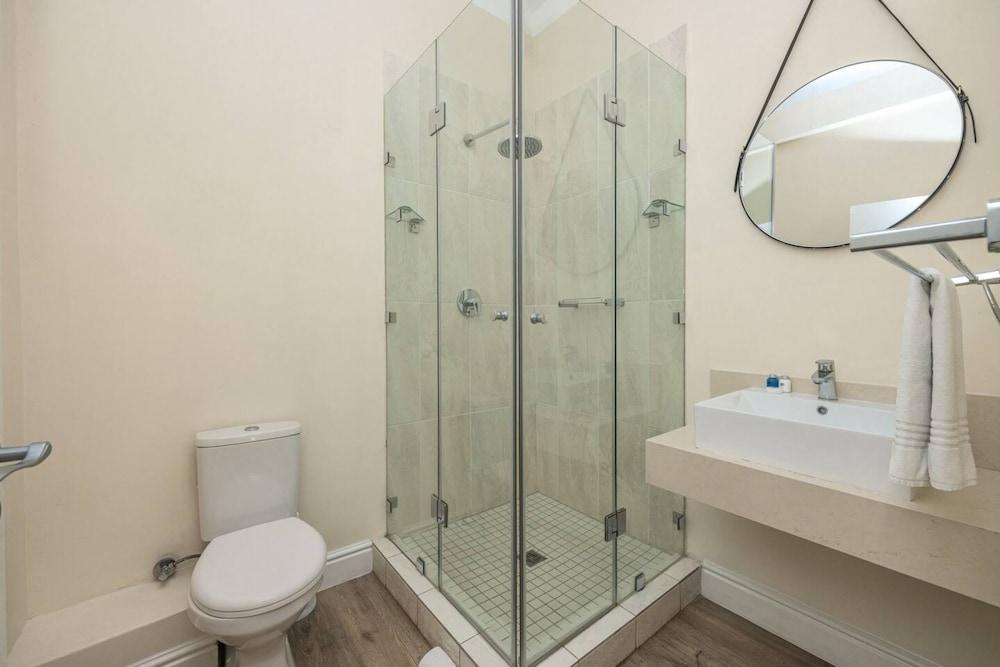 Cape Legacy - Contemporary Studio Suite