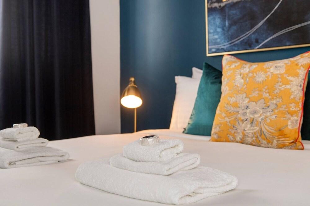 The 1920s - 'the Classic' Suite Apartment