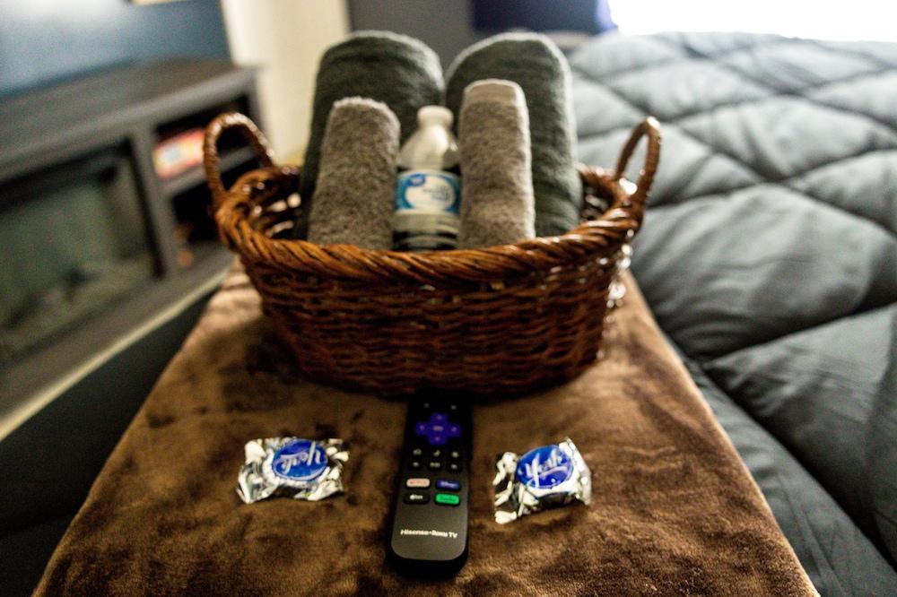 Amazin Lrg 3 Bed house w/ King bed