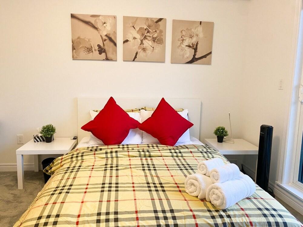 Relaxing Master Private Bedroom