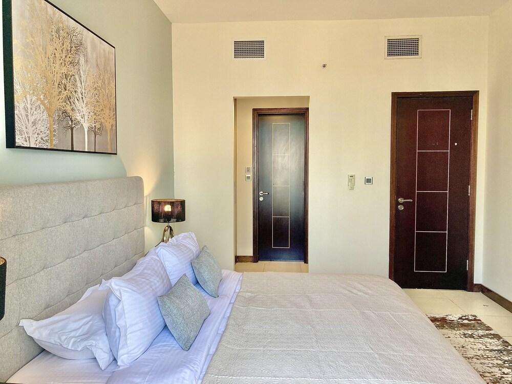 SuperHost - Gorgeous Apartment With Incredible Cityscape View