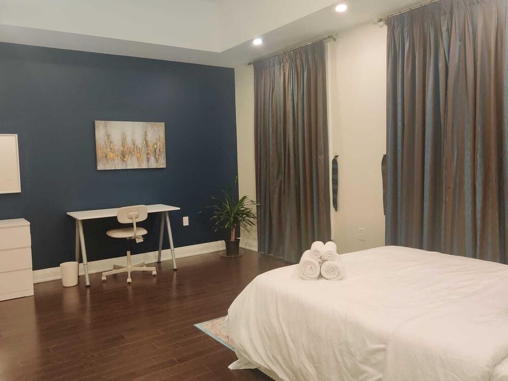 Luxurious Rooms in Pickering