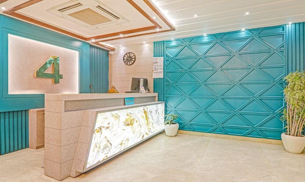 Itsy By Treebo - 4 View Grand