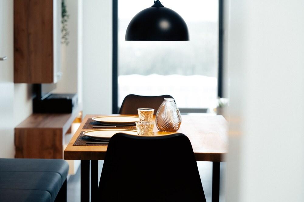 Bright Chic 1BR Apt w Balc & Prkg