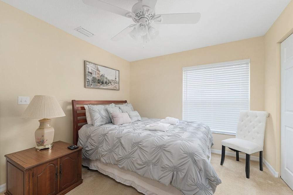 Paradise at the Palms