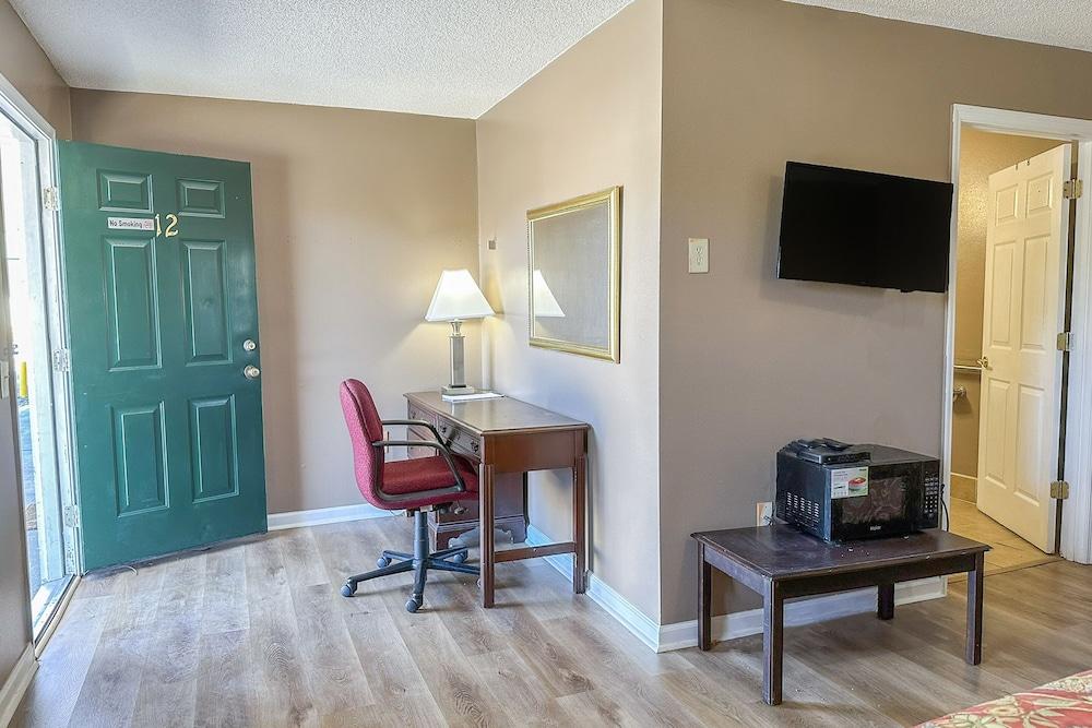 Sparta Seven Motel By OYO near Milledgeville