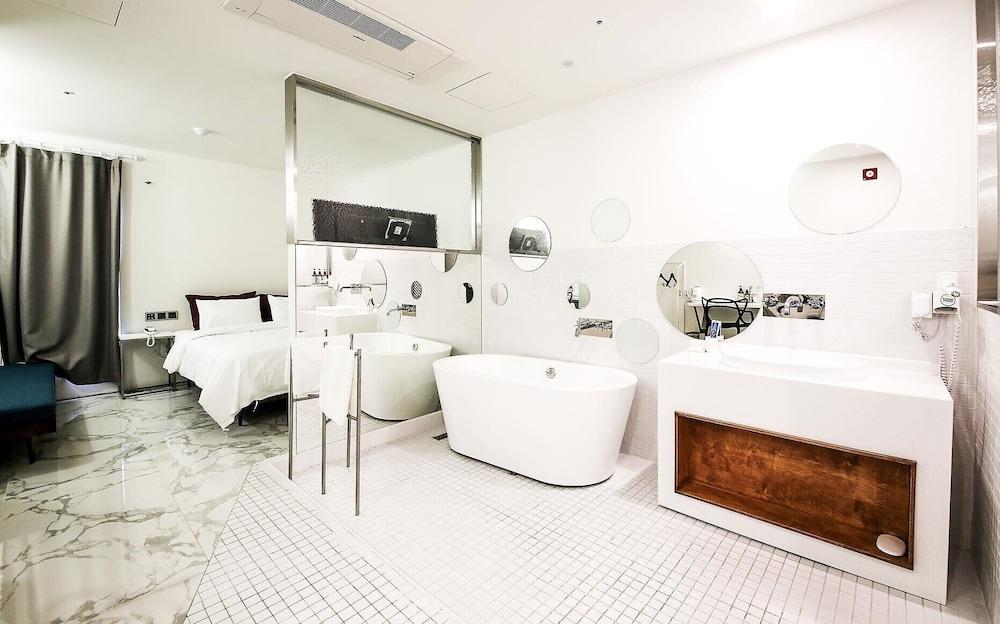 Elephant Shower Hotel