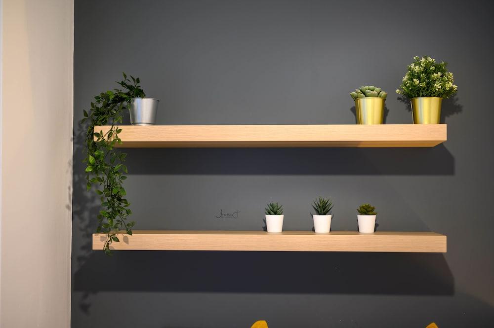 21 Roberts Residence