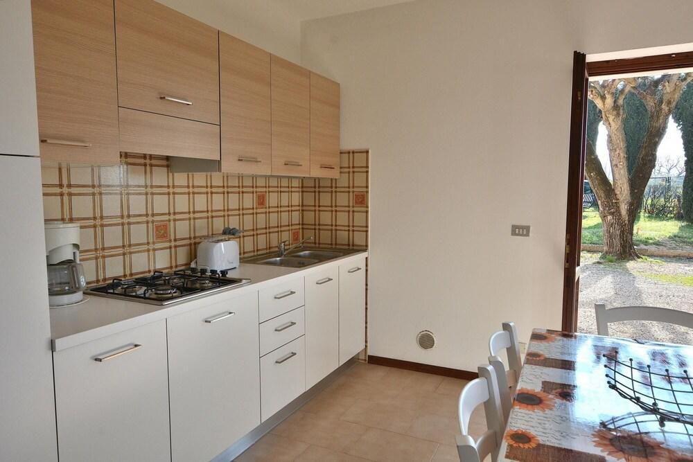 Apartment Sweet Sara