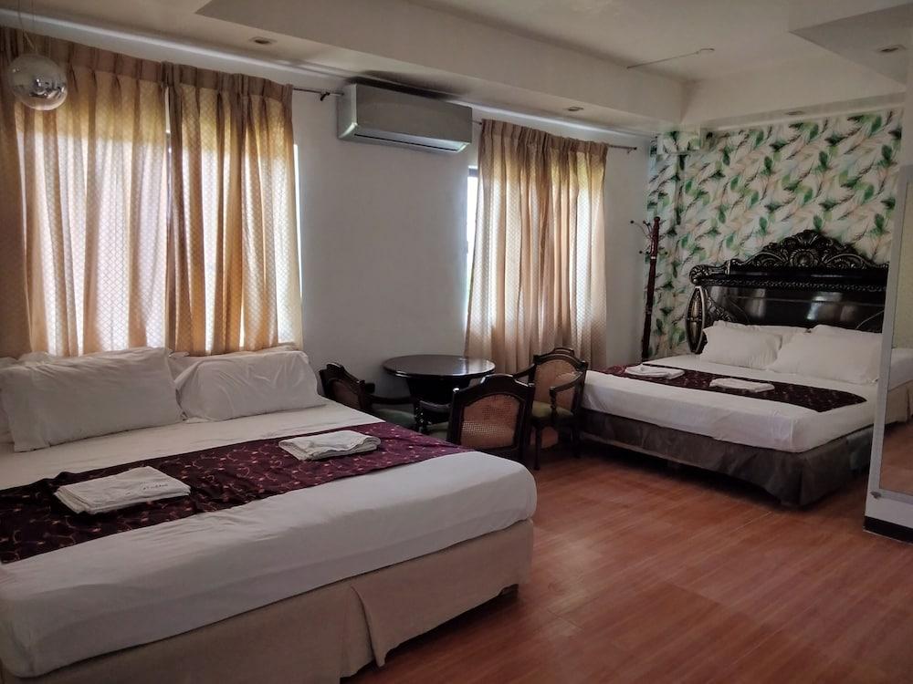 Casa de Robles Tanay Rizal