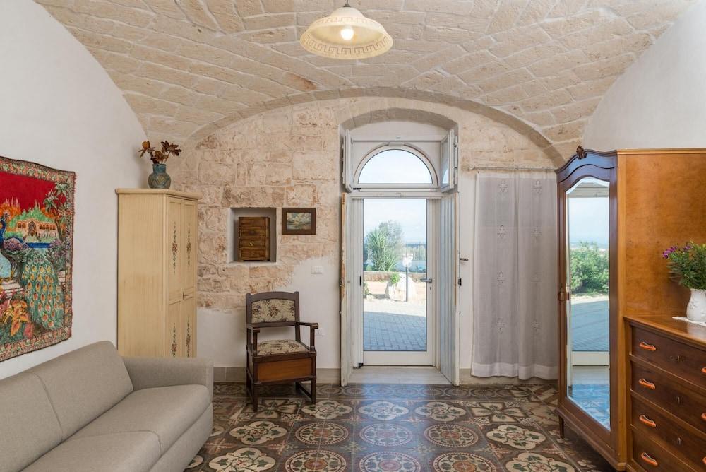 Sea and the City Apartment by Wonderful Italy