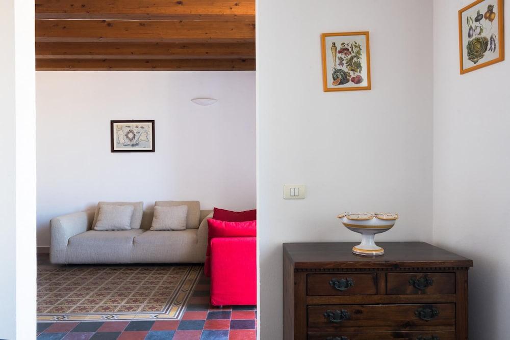 Aretusa Apartment With Balcony