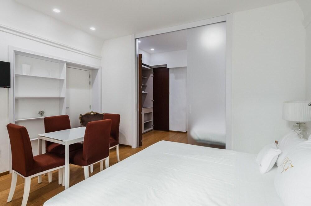 Superior Apartments RG7