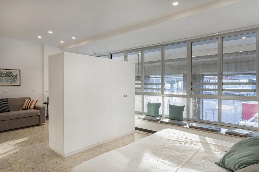 Ancient Port Apartments - Bronze